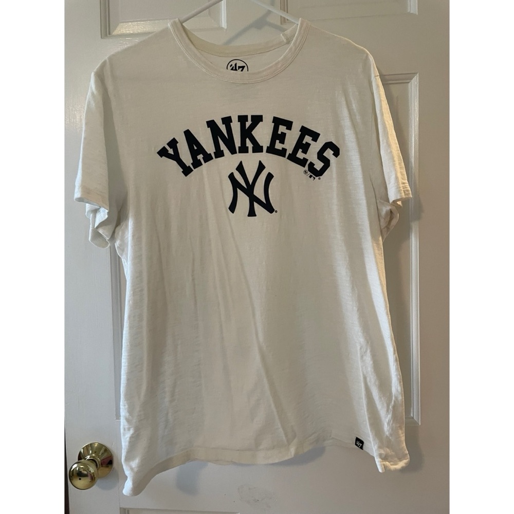 Women’s New York Yankees T Shirt